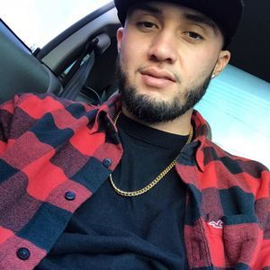 Meet your Posher, Dennis